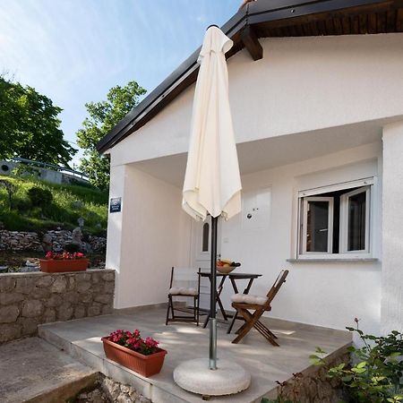 Kuca Za Odmor Nall Laurana Esterno foto